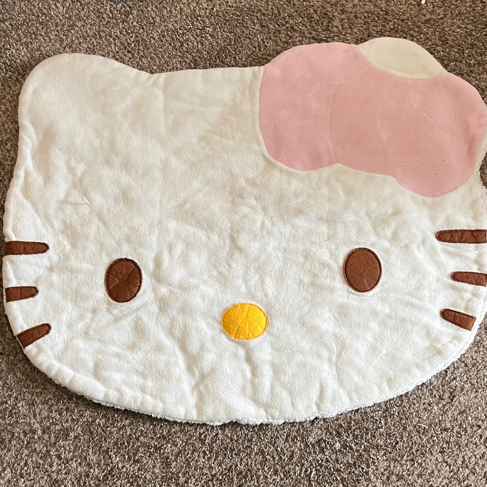 Hello Kitty Face Rug